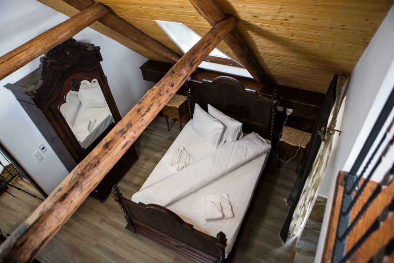 Casa Cu Magnolii Hotel Poienile Izei Eksteriør billede