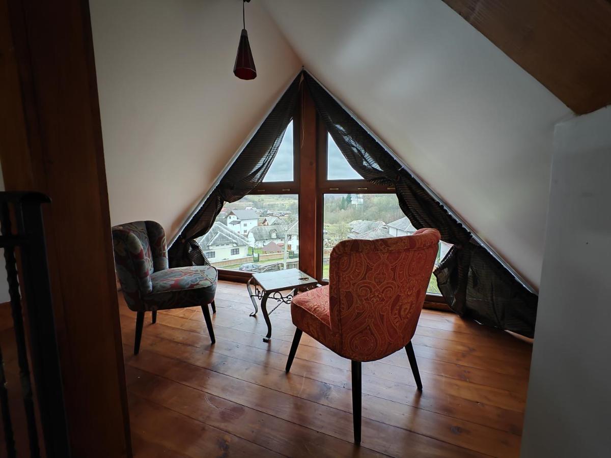 Casa Cu Magnolii Hotel Poienile Izei Eksteriør billede