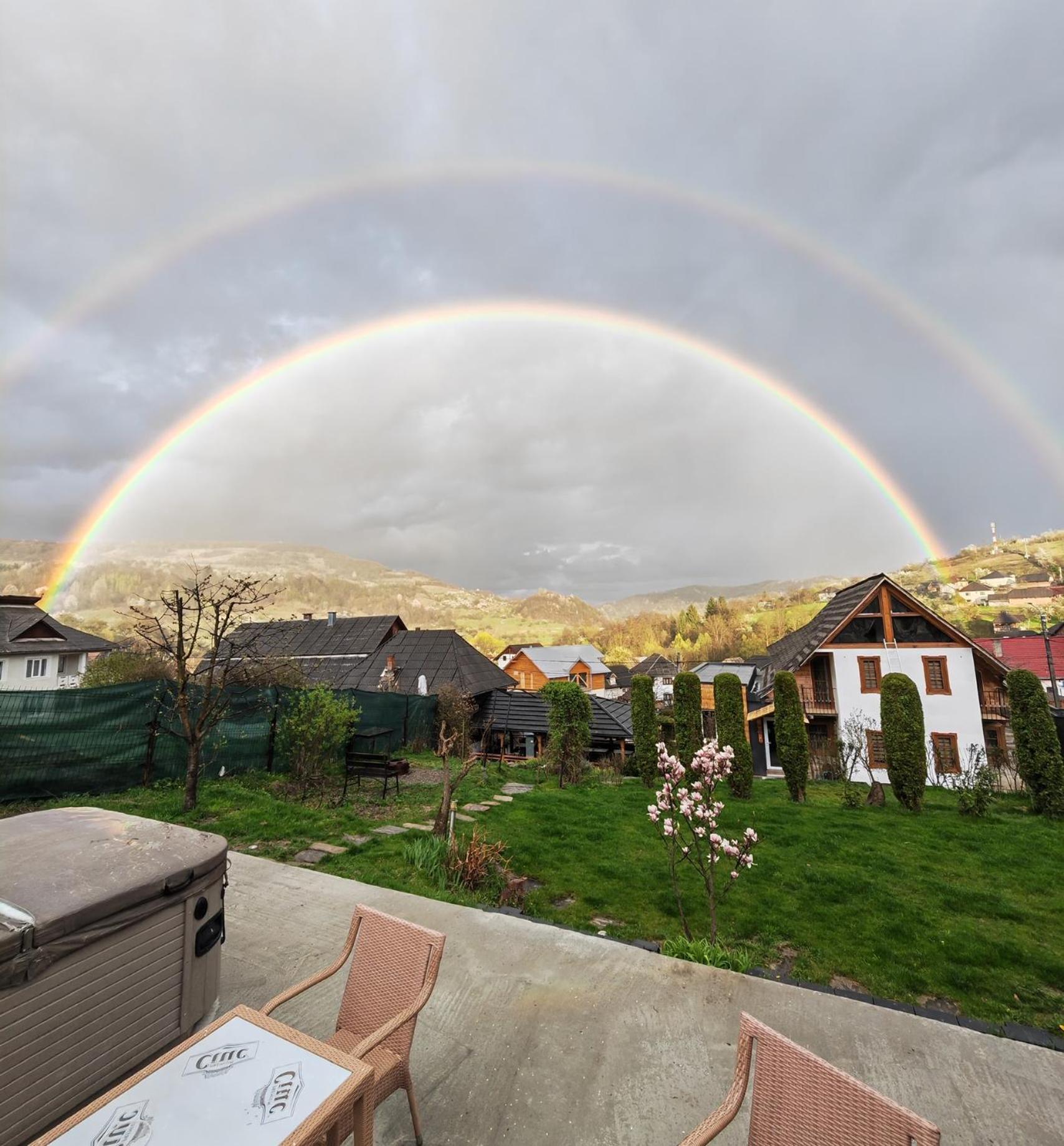 Casa Cu Magnolii Hotel Poienile Izei Eksteriør billede